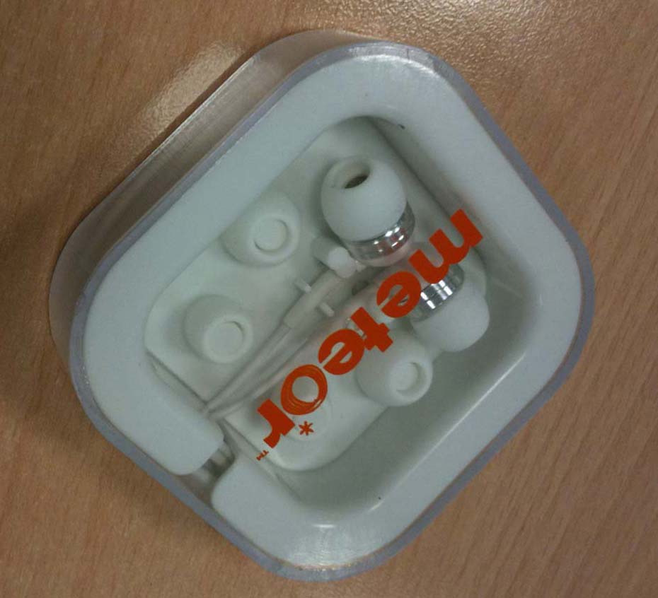 Earphone Earphone