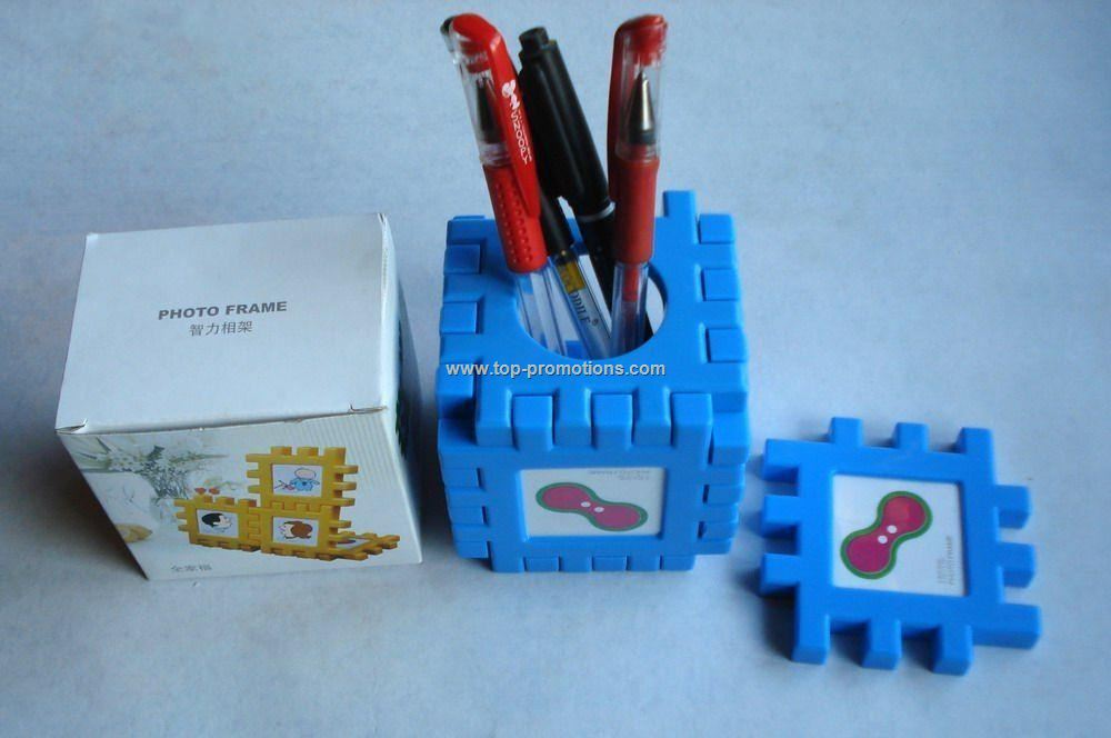 Puzzle pen holder Puzzle pen holder