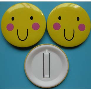 BUTTON Badges with plastic clip BUTTON Badges with plastic clip