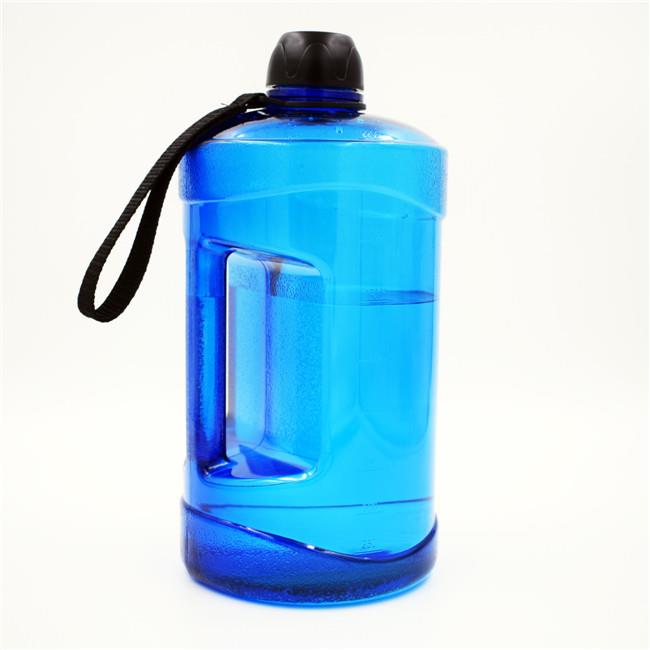 2.2L Big Plastic Sports Water Bottle With Short Lanyard 2.2L Big Plastic Sports Water Bottle With Short Lanyard